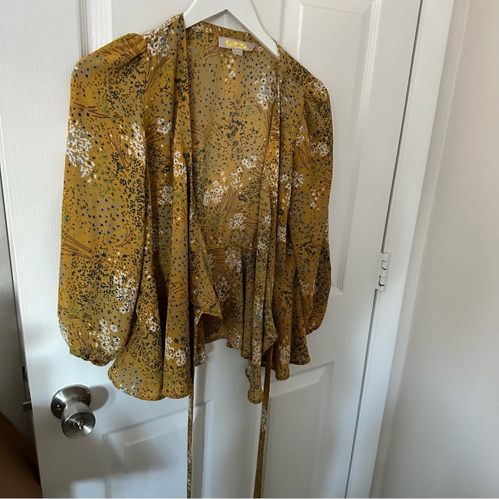 Mustard Tie Front 3/4 Sleeve Top